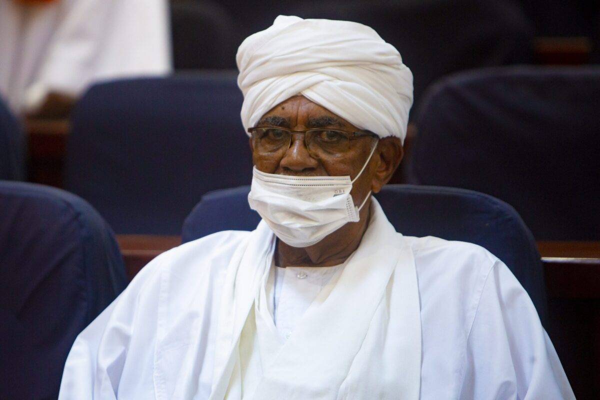 Former President Omar Al-Bashir, who was dismissed by the military on April 11, 2019, seen in court in Khartoum, Sudan on 24 August 2021 [Mahmoud Hjaj/Anadolu Agency]