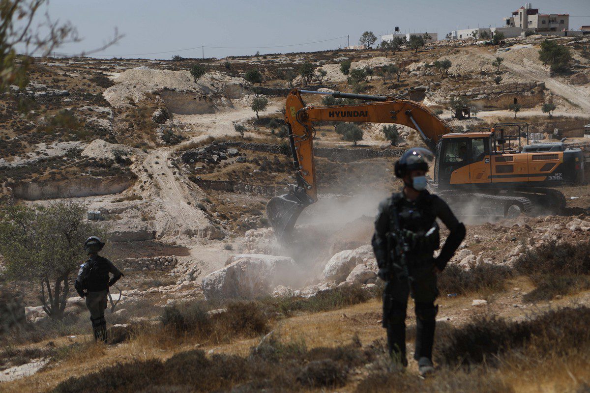 Israel demolishes Palestinian buildings in West Bank – Middle East Monitor
