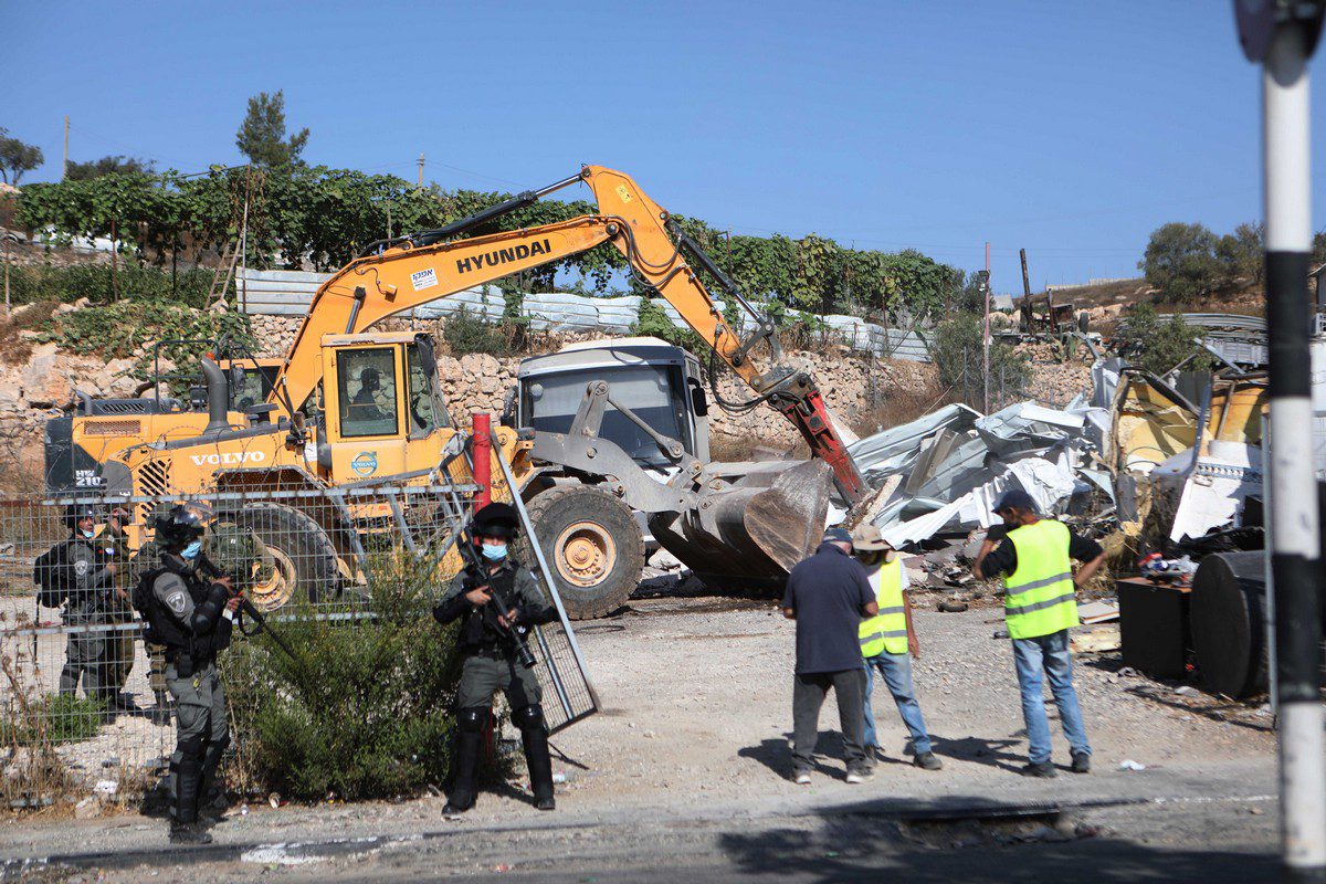 Israel demolishes Palestinian buildings in West Bank – Middle East Monitor