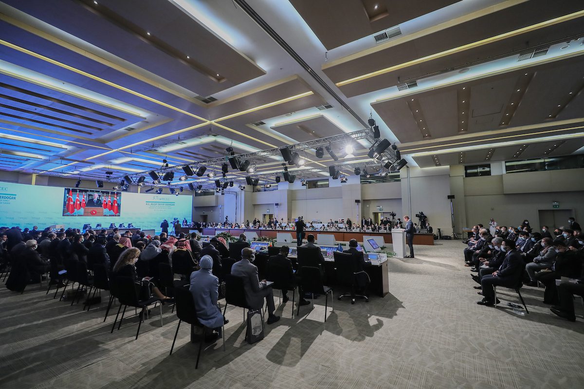 A general view of the opening session of the 37th Ministerial meeting organized by the Organisation of Islamic Cooperation (OIC), Economic and Commercial Cooperation Committee (COMCEC) at the Istanbul Congress Center, Istanbul, Turkey on November 24, 2021 ] [Muhammet Fatih Oğraş - Anadolu Agency]