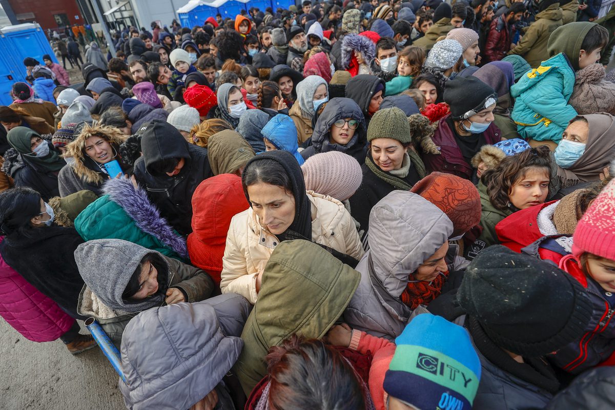 Migrants continue to wait at a closed area allocated by Belarusian government the Belarusian-Polish border in Grodno, Belarus on November 28, 2021 [Sefa Karacan / Anadolu Agency]