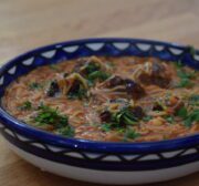 Shorbet shi’iriyeh bil lahmeh (vermicelli and meat soup)