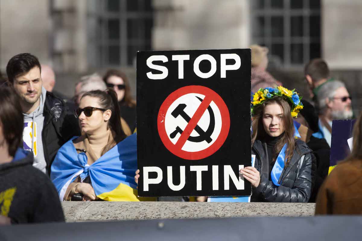 A protest against Russian attacks on Ukraine in London, UK on 12 March 2022 [Raşid Necati Aslım/Anadolu Agency]