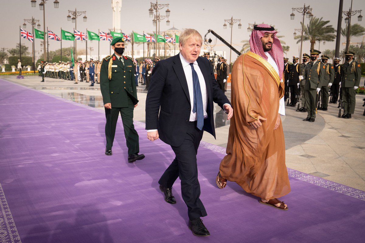 UK Prime Minister Boris Johnson (L) is welcomed by Mohammed bin Salman, Crown Prince of Saudi Arabia, in Riyadh on 16 March 2022 [Stefan Rousseau - Pool/Getty Images]