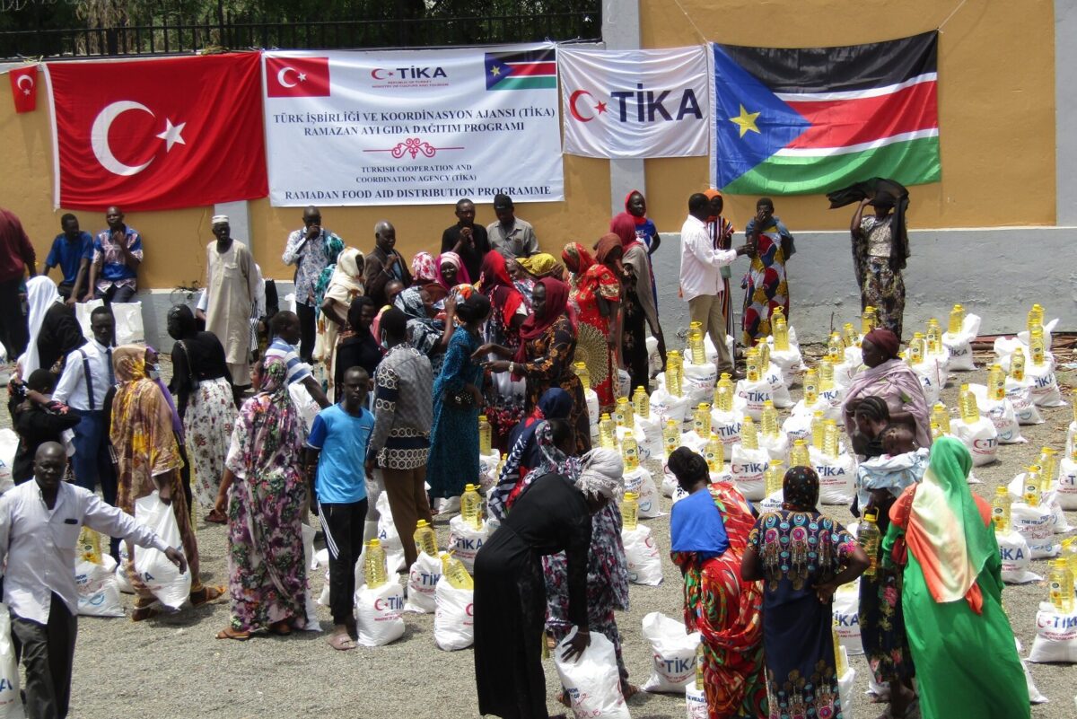 Turkish Cooperation and Coordination Agency (TİKA) distributed 2000 food aid packages (in total 34 metric tons) comprised of rice, sugar, beans, flour and sunflower oil, during the holy month of Ramadan in 5 different locations in South Sudan [@TikaJuba/Twitter]
