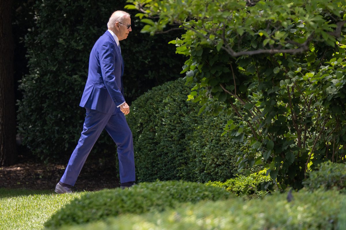President Joe Biden arrives at the White House in Washington, DC coming from Wilmington, Delaware on June 13th, 2022. [Nathan Posner - Anadolu Agency]