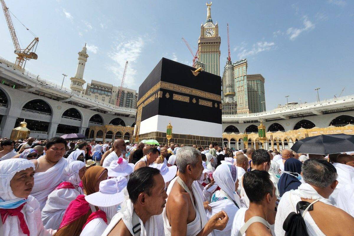 Muslims, who came to the holy lands from all over the world, start their worship to fulfill the Hajj pilgrimage in Mecca, Saudi Arabia on June 24, 2022. [Ashraf Amra - Anadolu Agency]