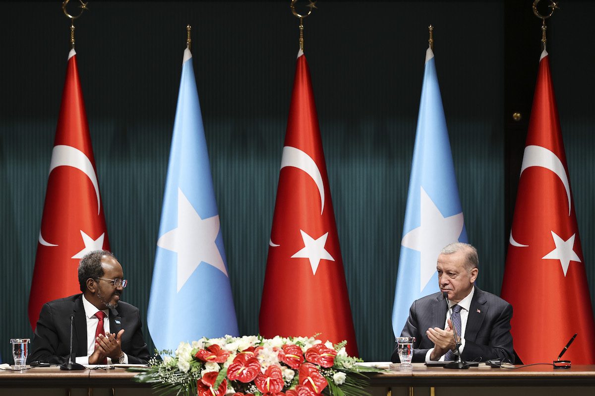 Turkish President Recep Tayyip Erdogan (R) and President of Somalia Hassan Sheikh Mohamud (L) attend a signing ceremony of the agreements between two countries in Ankara, Turkiye on July 06, 2022. [Emin Sansar - Anadolu Agency]