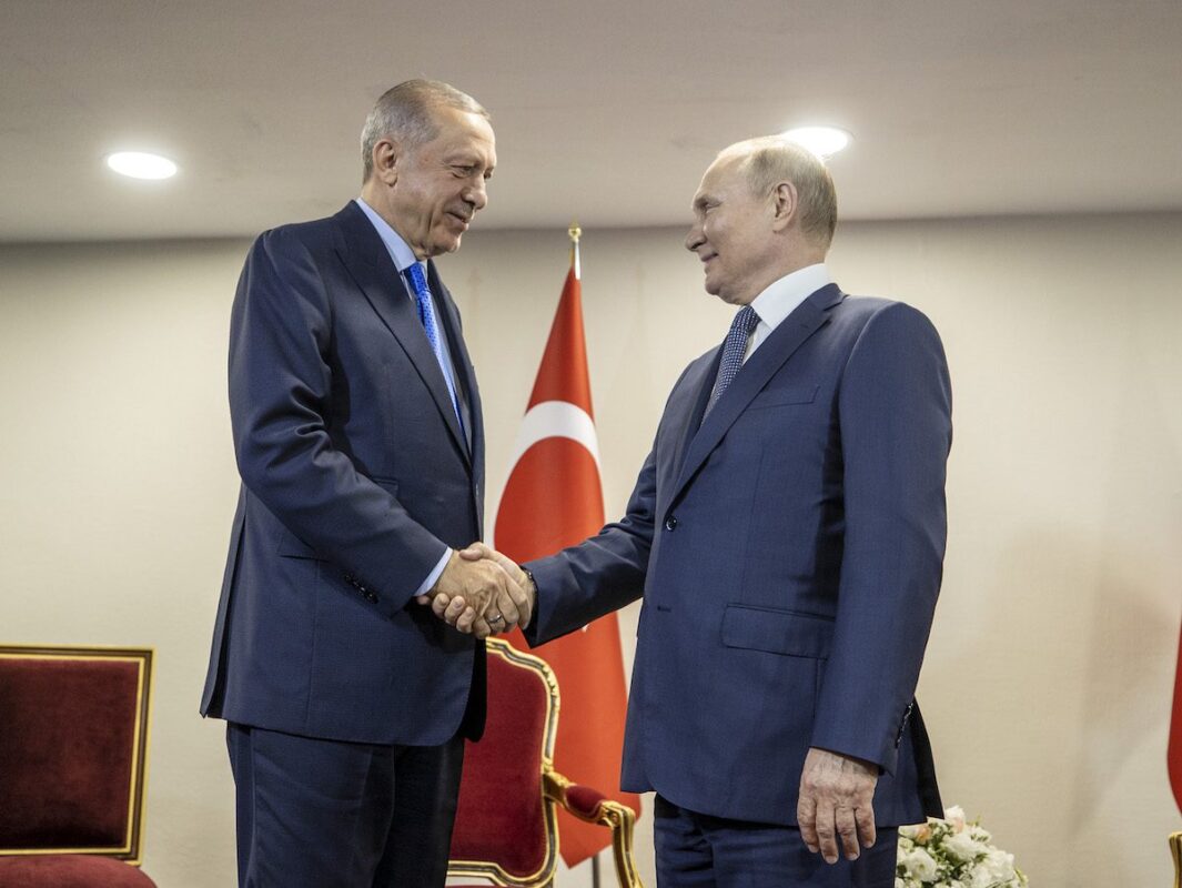 Turkish President Recep Tayyip Erdogan (L) meets Russian President Vladimir Putin (R) in Tehran, Iran on July 19, 2022 [Ali Balıkçı - Anadolu Agency]
