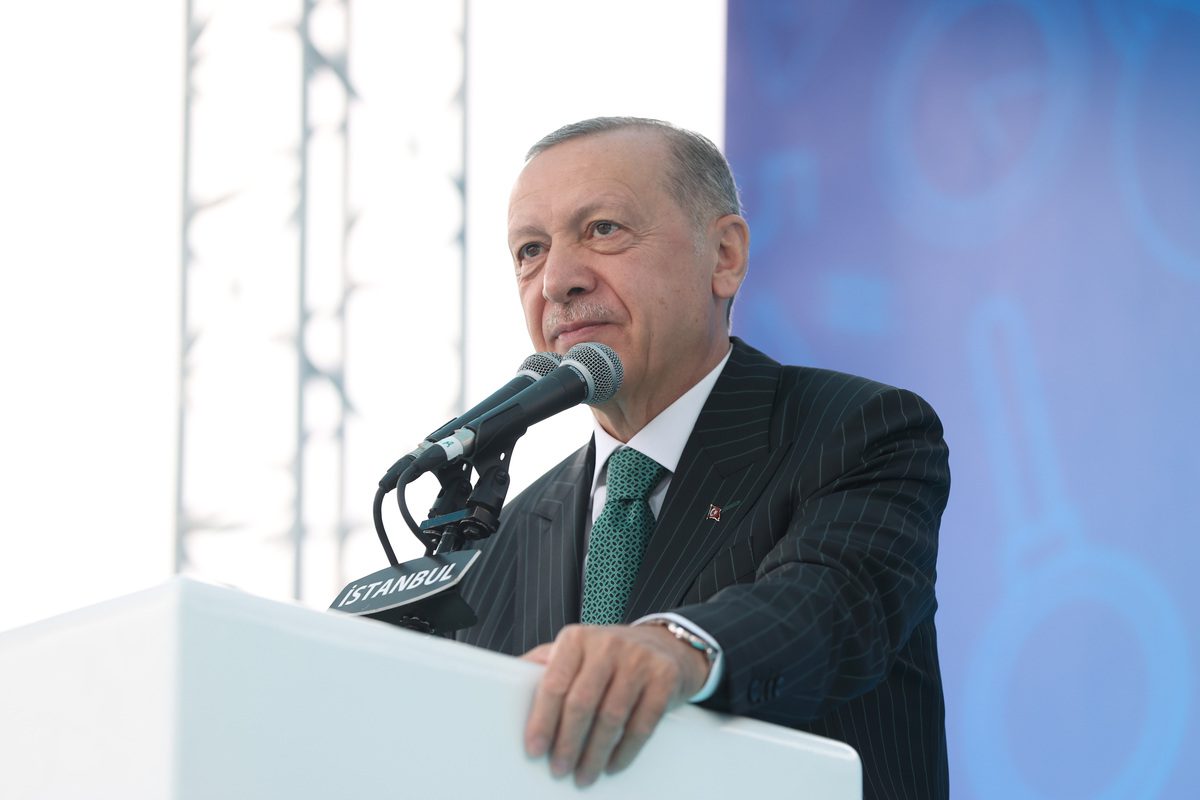 ISTANBUL, TURKIYE - SEPTEMER 12: Turkish President Recep Tayyip Erdogan delivers remarks during an opening event for the beginning of the 2022-2023 academic year, at Sancaktepe Arif Nihat Asya High School in Istanbul, Turkiye on September 12, 2022. ( Murat Kula - Anadolu Agency )