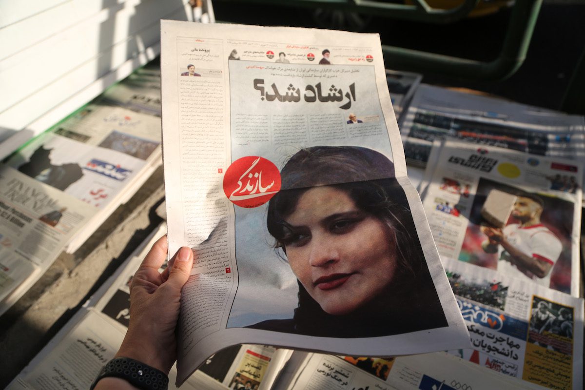 A view of Iranian newspapers with headlines of the death of 22 years old Mahsa Amini who died after being arrested by morality police allegedly not complying with strict dress code in Tehran, Iran on September 18, 2022. [Fatemeh Bahrami - Anadolu Agency]