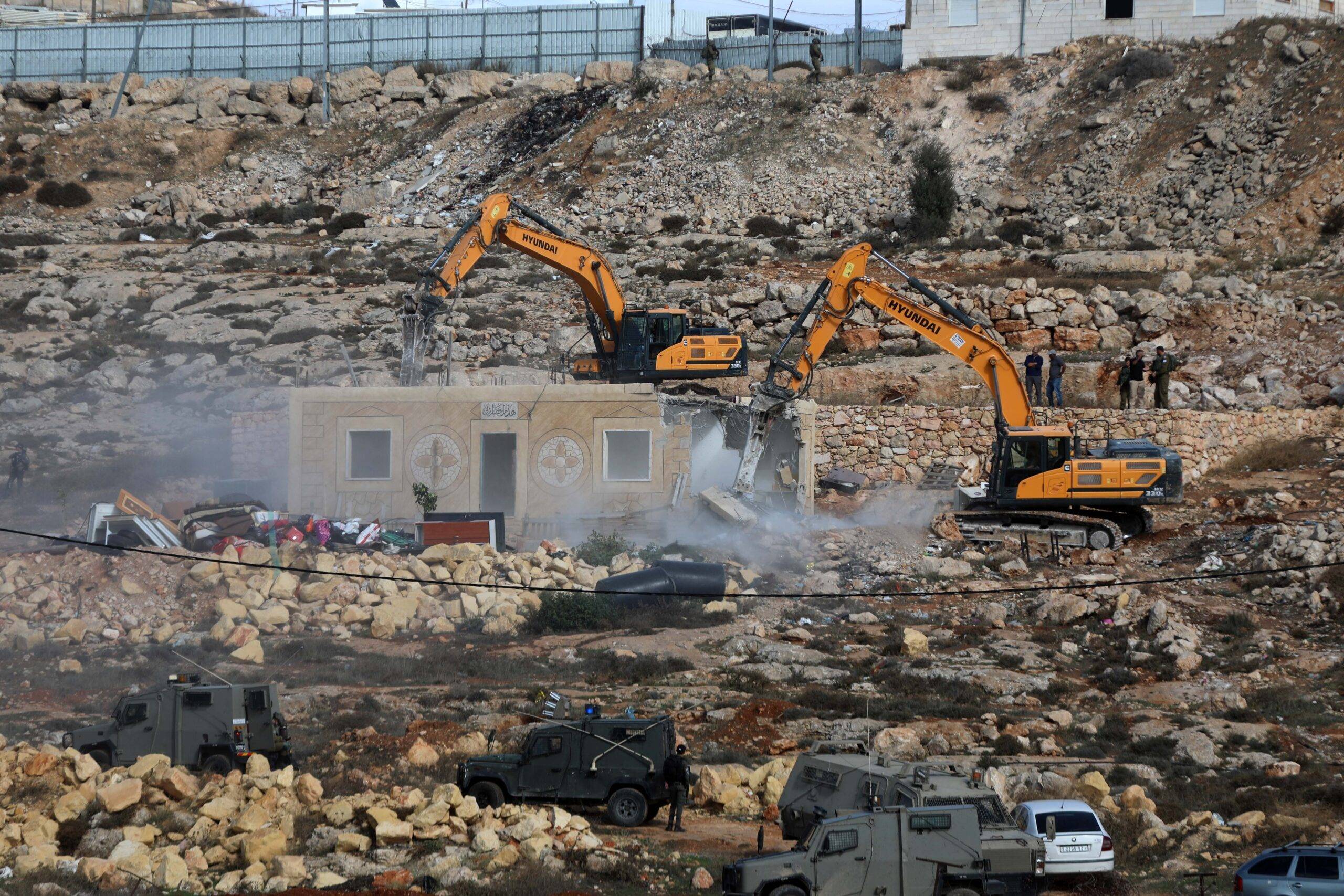 Israel demolishes Palestinian homes in West Bank – Middle East Monitor