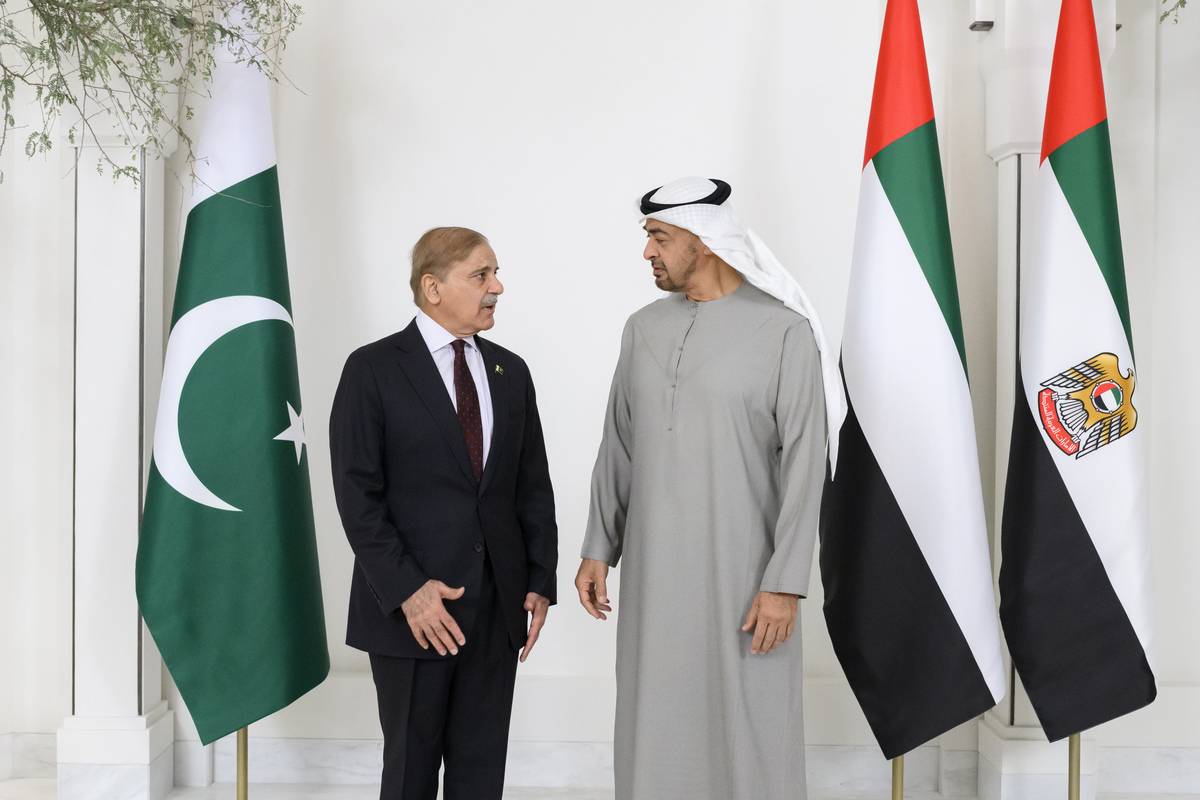 President of the United Arab Emirates (UAE) Mohamed bin Zayed Al Nahyan (R) meets Prime Minister of Pakistan, Shehbaz Sharif (L) in Abu Dhabi, United Arab Emirates on January 12, 2023 [UAE Presidential Court - Anadolu Agency]