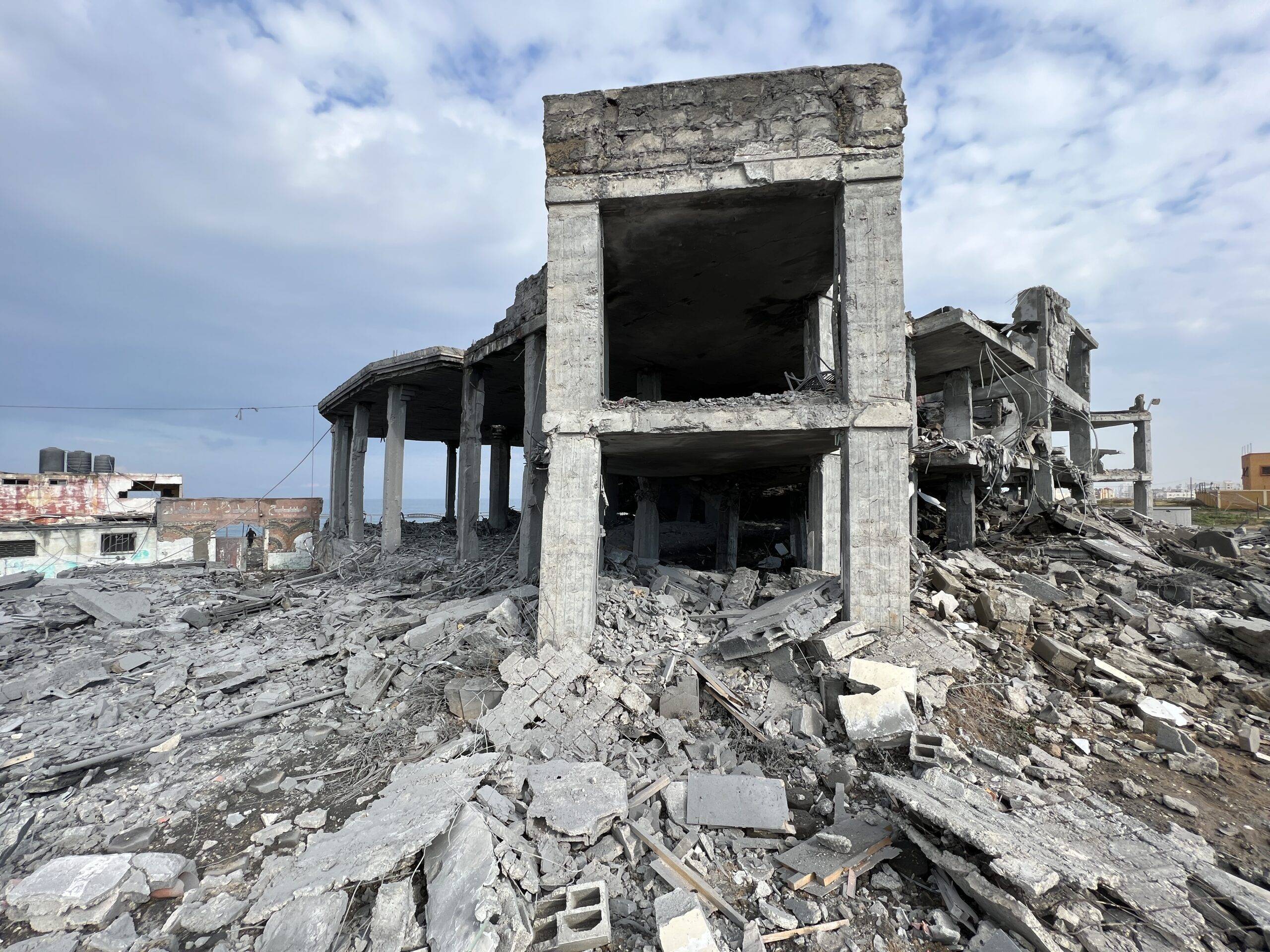 Israel missiles target photography studio in Gaza Middle East Monitor