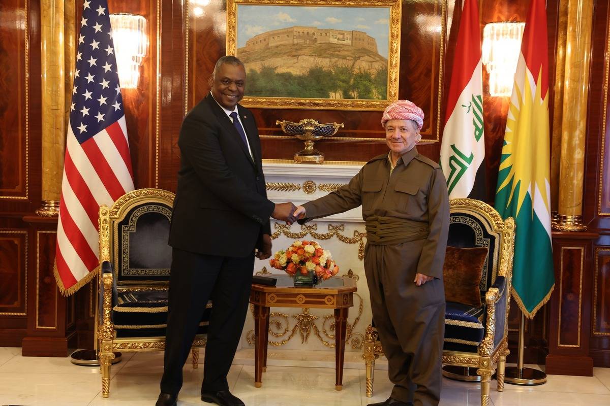 Iraq's KDP Leader and former leader of the IKRG, Masoud Barzani (R) meets the US Defense Secretary Lloyd Austin (L) in Erbil [Masoud Barzani Press Office - Anadolu Agency]