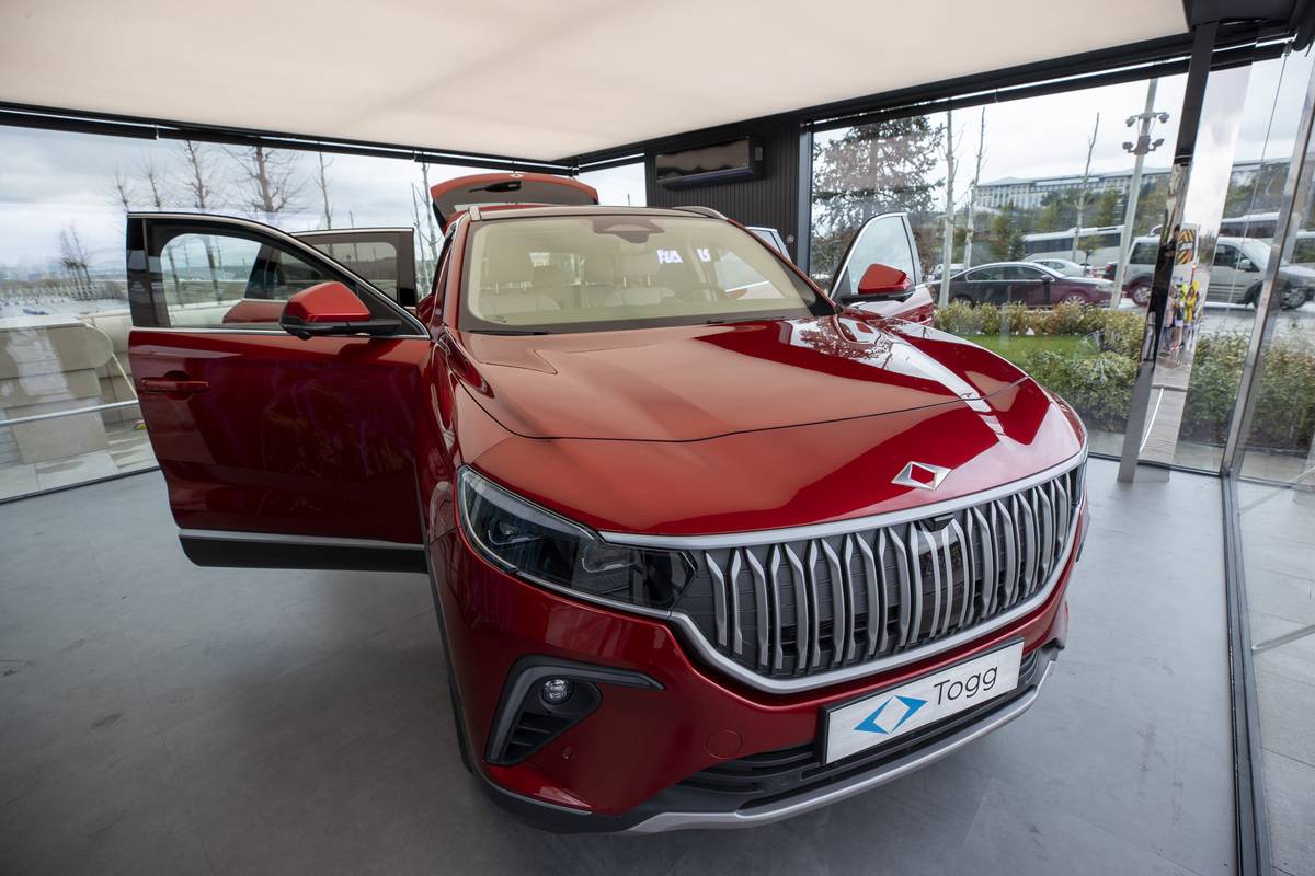 Turkiye’s first domestically-produced electric car Togg T10X on display ...