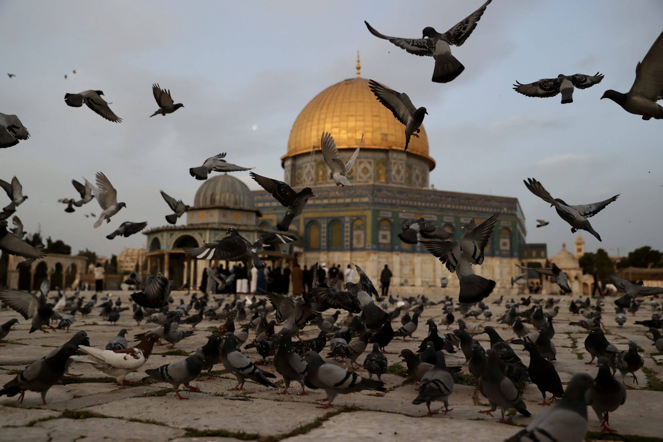 Haram al-Sharif known as Qubbat al-Sakhra Mosque at Masjid al-Aqsa compound in early morning hours on April 09, 2023 in Jerusalem [Mostafa Alkharouf/Anadolu Agency]