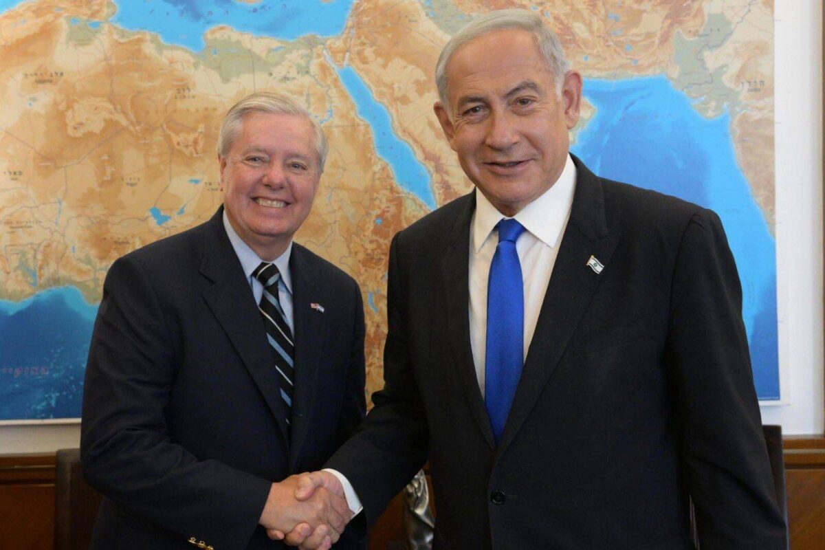 US Senator Lindsey Graham (L) meets with Israeli Prime Minister Benjamin Netenyahu (R) in Jerusalem on April 17, 2023 [GPO - Anadolu Agency]