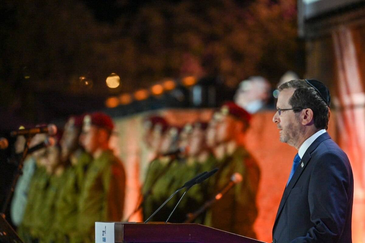 Holocaust Remembrance Day ceremony held at Yad Vashem Holocaust memorial museum in West Jerusalem [Kobi Gideon (GPO) - Anadolu Agency]