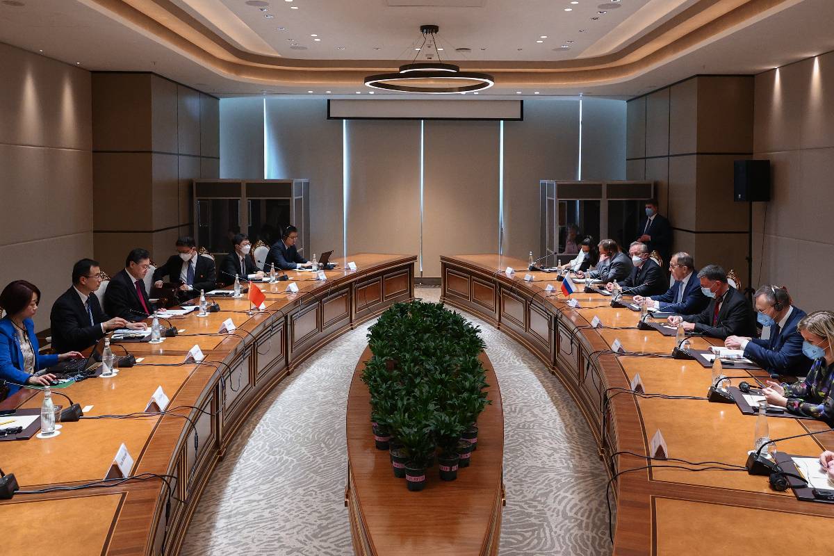 Russian Foreign Minister Sergey Lavrov meets with Chinese Foreign Minister Qin Gang as part of the 4th ministerial conference in Samarkand, Uzbekistan on April 13, 2023. Russia, China, Iran, Pakistan, Tajikistan, Turkmenistan, Uzbekistan, neighboring countries to Afghanistan, took part in the 4th ministerial conference [Uzbekistan Foreign Press Service / Anadolu Agency]