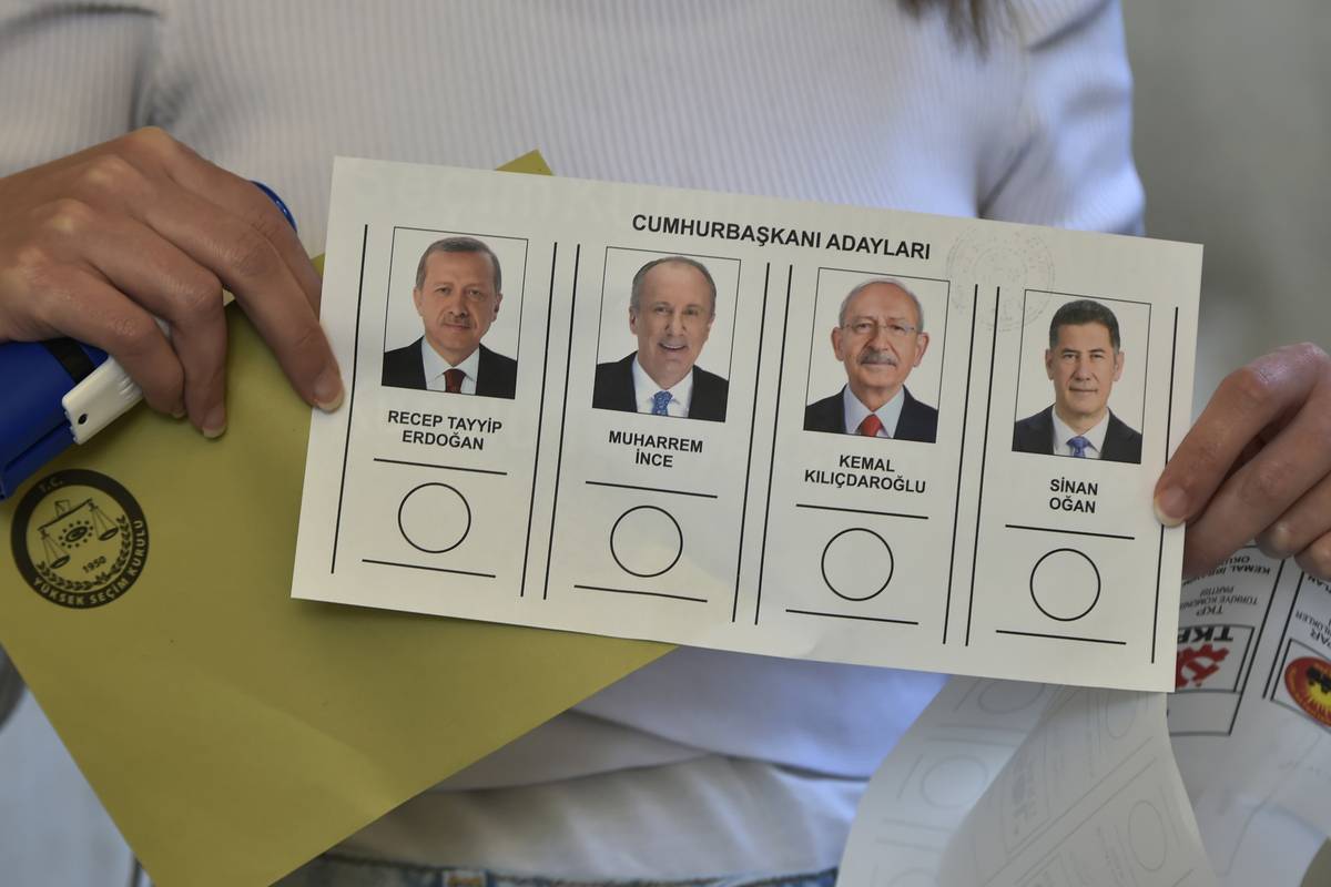 Turkish citizens living abroad cast their votes during the presidential and the 28th term parliamentary elections in Beirut, Lebanon on May 01, 2023 [Houssam Shbaro/Anadolu Agency]