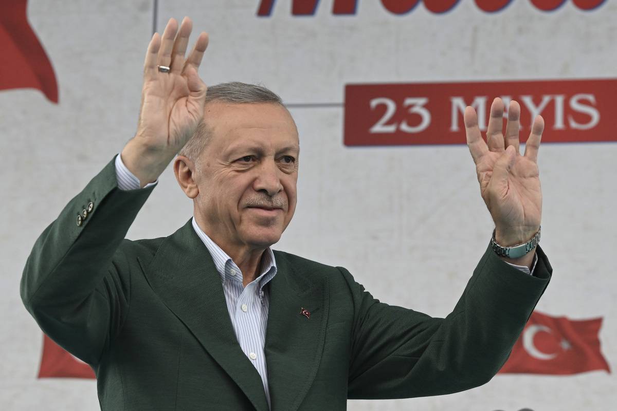 The leaders of Qatar, Hungary, Somalia and Pakistan were among the first heads of state and government on Sunday to congratulate President Recep Tayyip Erdogan. [Doğukan Keskinkılıç - Anadolu Agency]