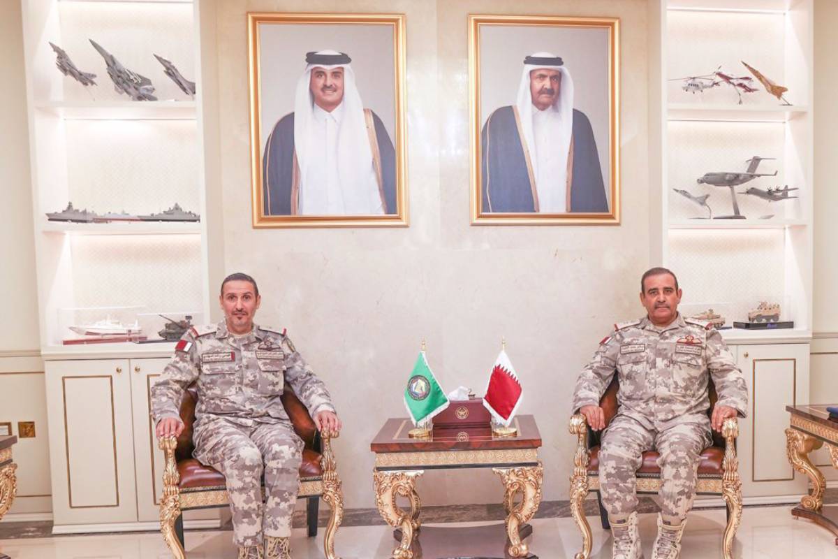 Qatar's Chief of Staff Lieutenant General Salem Al Nabit meets the Assistant Secretary for Military Affairs at the General Secretariat of the Gulf Cooperation Council Major General Isa Bin Rashid Al Mohannadi in Qatar on 22 May 2023 [@MOD_Qatar/Twitter]