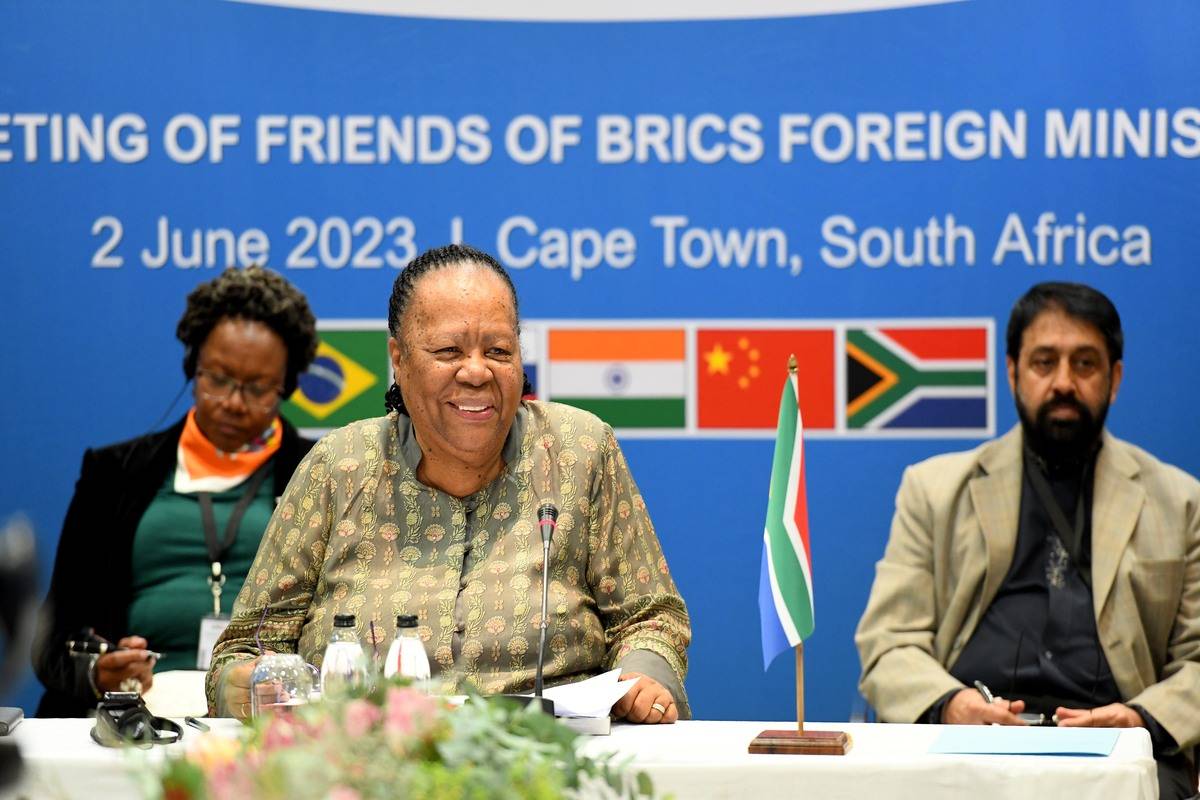 South Africa's Minister of International Relations and Cooperation Naledi Pandor (C) gives a speech during "BRICS Foreign Ministers Meeting" in Cape Town, South Africa [BRICS / Handout/Anadolu Agency]