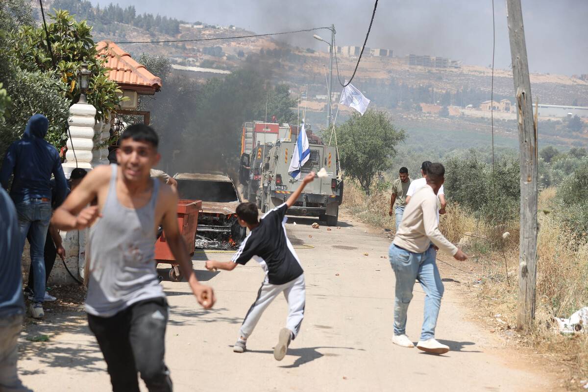 A Palestinian has died as a result of mass attacks by Jewish settlers against Palestinians in Ramallah, West Bank on June 21, 2023. [Issam Rimawi - Anadolu Agency]