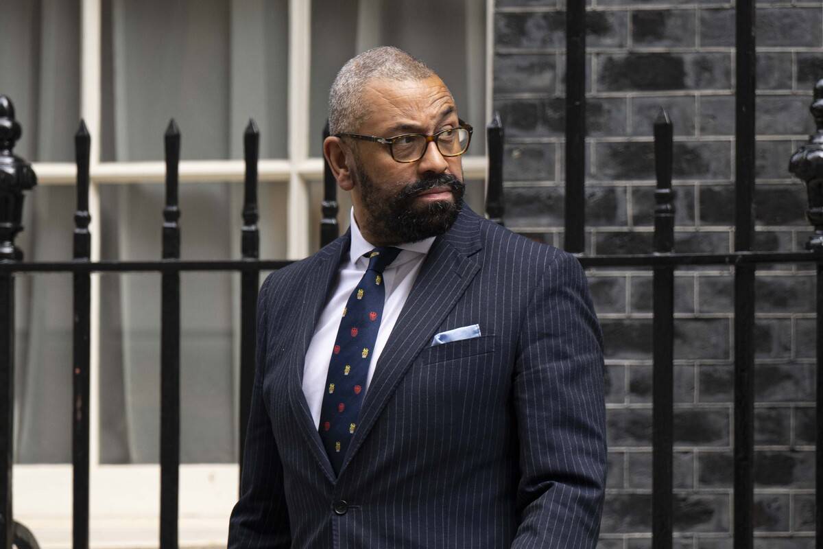 British Foreign Secretary James Cleverly arrives in Downing Street to attend the weekly Cabinet meeting in London, United Kingdom on June 27, 2023 [Raşid Necati Aslım - Anadolu Agency]