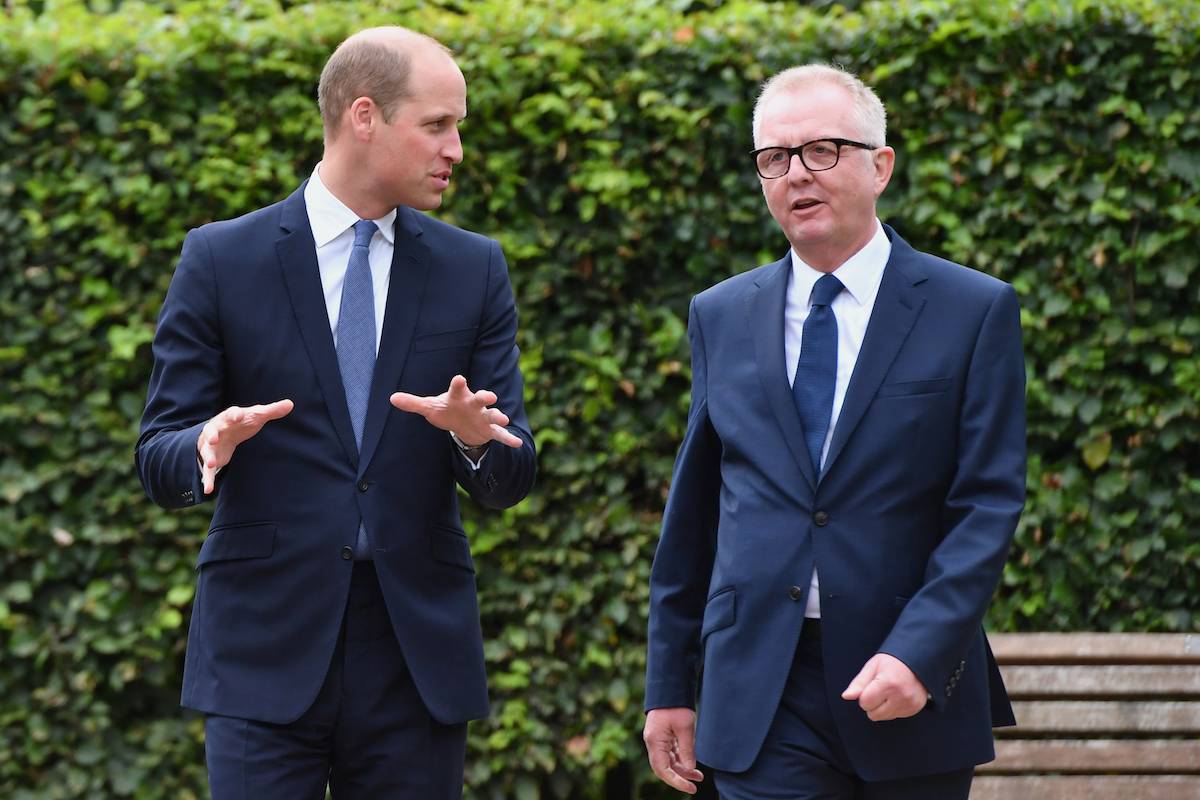 Prince William, Duke of Cambridge speaks with Ian Austin MP before unveiling a new sculpture of Major Frank Foley by artist Andy de Comyn on September 18, 2018 in Stourbridge, United Kingdom. [Anthony Devlin/Getty Images]