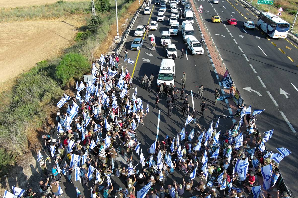 An aerial view of an highway near Jerusalem as Israelis gather to protest against Knesset vote on judicial overhaul bill, in Jerusalem on July 11, 2023 [Yair Palti - Anadolu Agency]