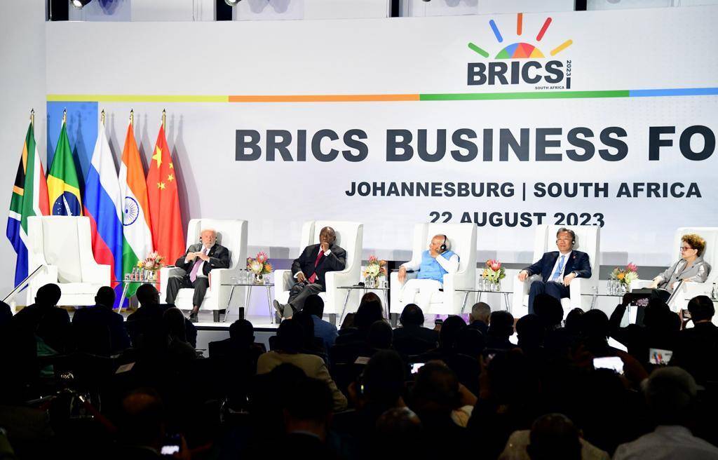 South African President Cyril Ramaphosa (2nd L), President of Brazil, Luiz Inacio Lula da Silva (L), Indian Prime Minister Narendra Modi (C) attend the 15th BRICS summit in Johannesburg, South Africa on August 22, 2023. [ BRICS / Handout - Anadolu Agency ]