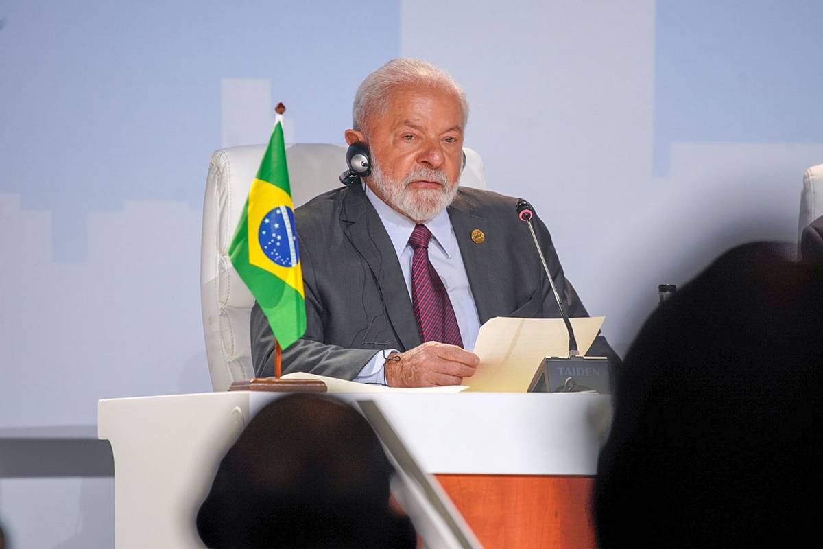 Brazilian President Inacio Lula da Silva makes a speech during the 15th BRICS Summit in Johannesburg, South Africa on August 24, 2023 [Handout - BRICS - Anadolu Agency]