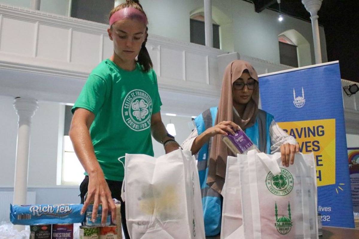 Scottish football club Celtic teams up with Islamic charity to feed local families [CelticFC]