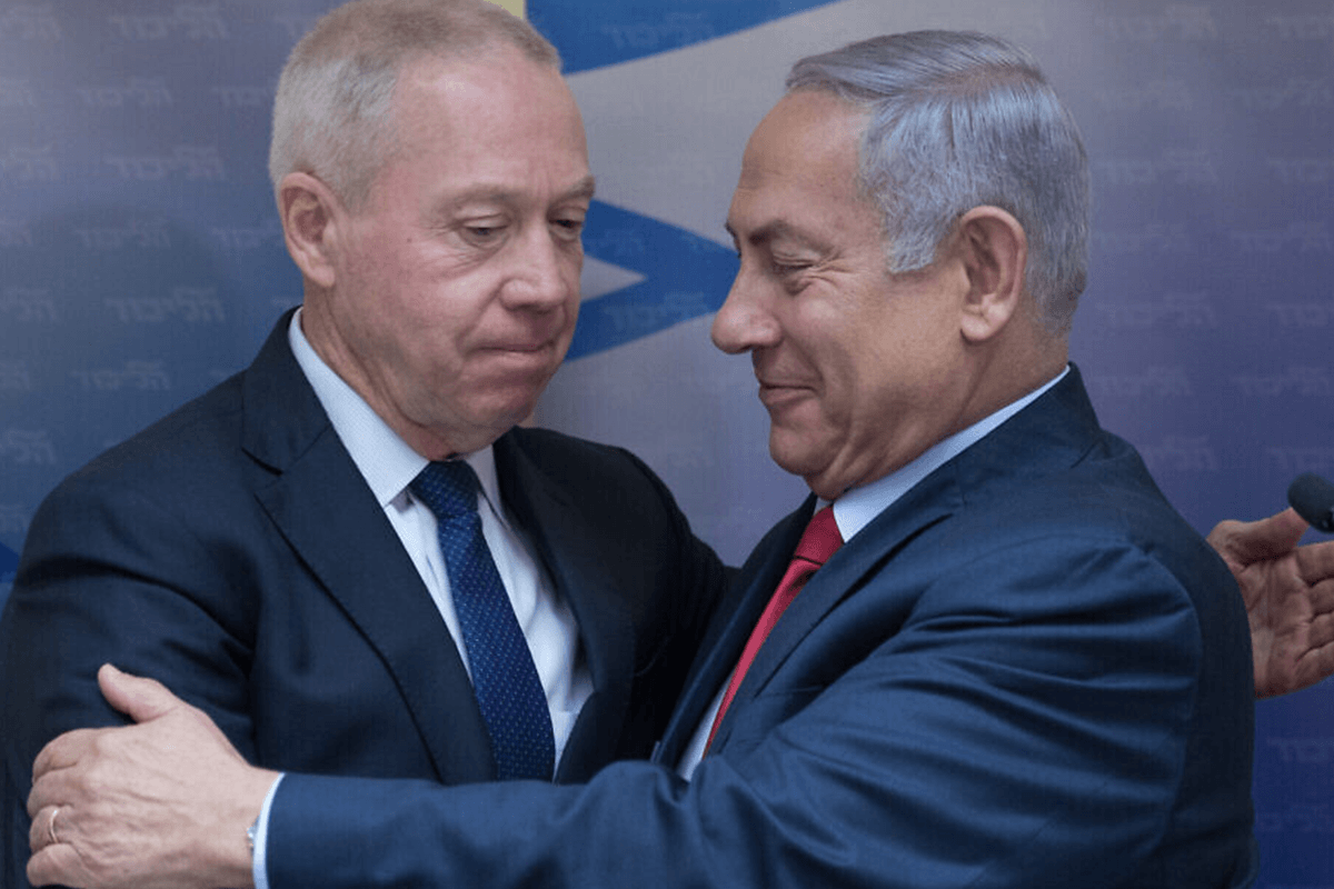Israeli Prime Minister Benjamin Netanyahu (R) and Defence Minister Yoav Gallant (L) [Noam Revkin Fenton/Flash90]