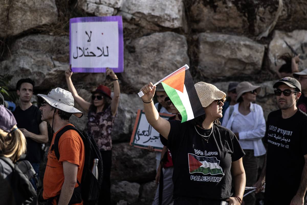 A group of Palestinians, and activists supporting them demonstrate against Israel's illegal settlement and expulsion policies in Sheikh Jarrah neighborhood of East Jerusalem on September 08, 2023. [Mustafa Alkharouf - Anadolu Agency]