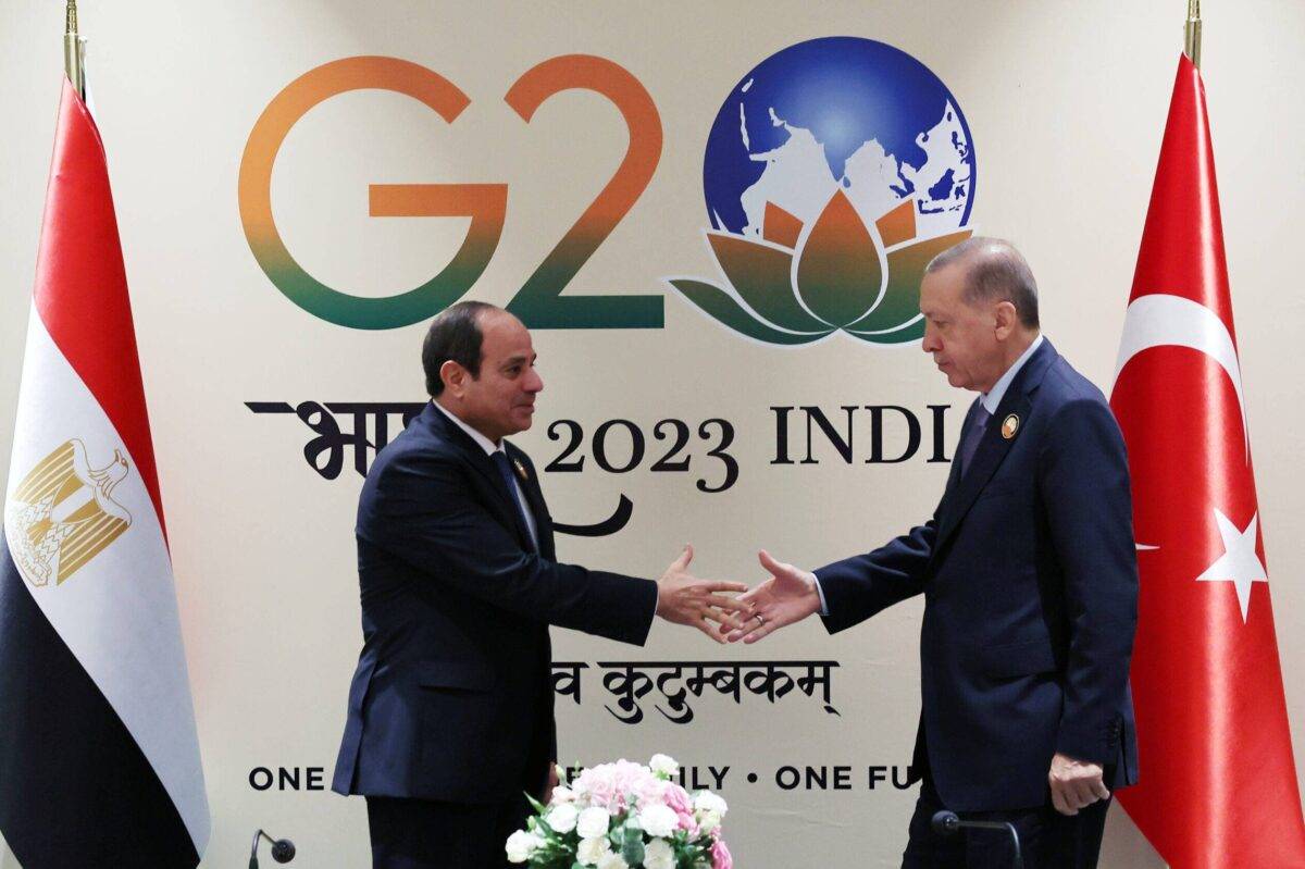 Turkish President Recep Tayyip Erdogan (R) meets with Egyptian President Abdel Fattah Al-Sisi (L) as part of the G20 Leaders' Summit in New Delhi, India on September 10, 2023 [TUR Presidency/Murat Cetinmuhurdar/Anadolu Agency]