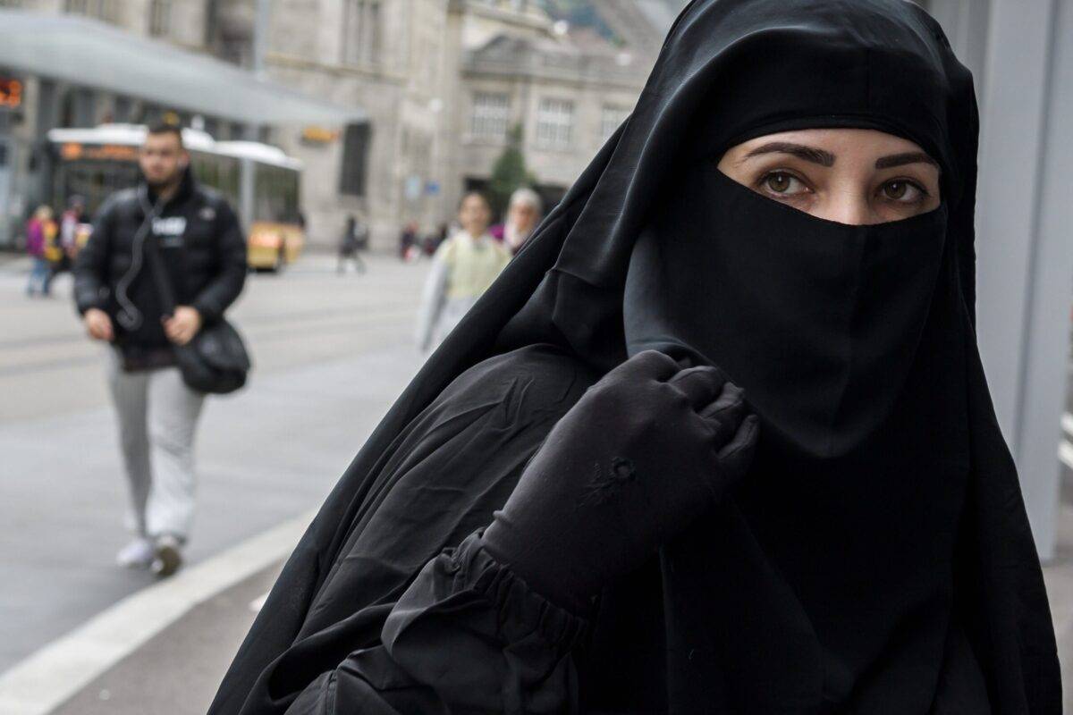 A woman wearing a niqab in Sat Gallen, Switzerland on 3 October, 2018 [FABRICE COFFRINI/AFP via Getty Images]
