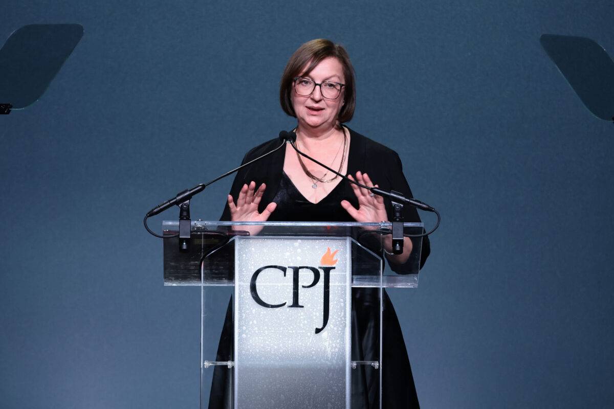 Galina Timchenko accepts the Gwen Ifill Award at the 2022 CPJ International Press Freedom Awards at Glasshouses on November 17, 2022 in New York City [Dimitrios Kambouris/Getty Images]