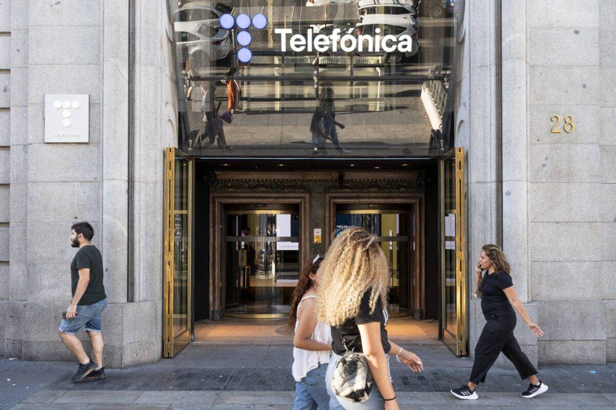 El ministro español intenta bloquear la participación de Arabia Saudita en una importante empresa de telecomunicaciones – Monitor De Oriente