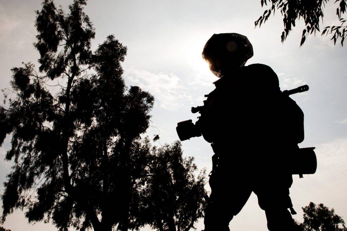 Israeli soldiers take part in a military training exercise on 19 January, 2015 [JACK GUEZ/AFP via Getty Images]