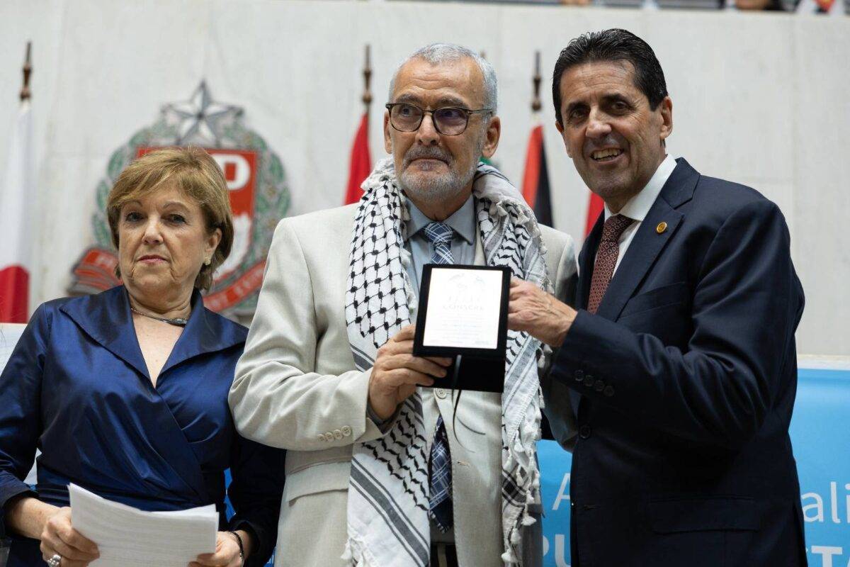 Dr Jamal Suleiman receiving the CONSECRE award in Brazil, September 2023 [FEPAL]