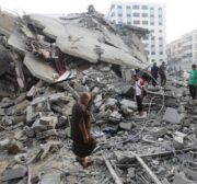 Israel bombs Al-Aklool Tower in Gaza on 7 October 2023 leaving dozens of Palestinian families homeless [Mohammed Asad/Middle East Monitor]
