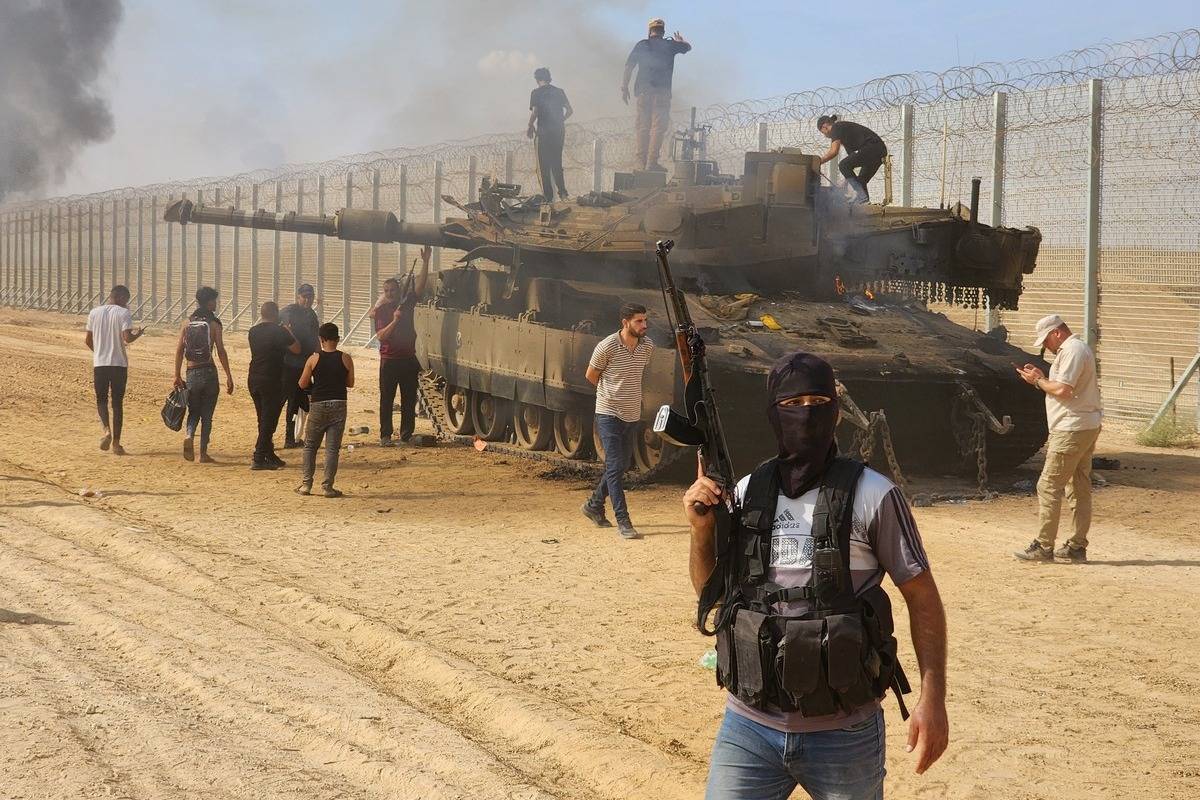 Hamas' armed wing, the Izz ad-Din al-Qassam Brigades destroy a tank of Israeli forces in Gaza City, Gaza on October 07, 2023. [Hani Alshaer - Anadolu Agency]