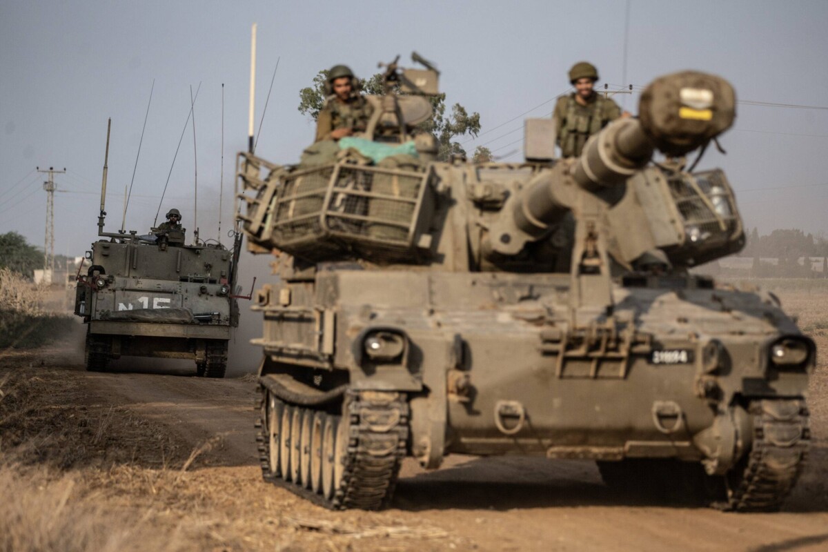 Israeli forces establish heavily armed control points along the border as Israel tightens measures by the army, police and other security forces after Hamas launched Operation Al-Aqsa Flood in Sderot, Israel on October 08, 2023. [Mostafa Alkharouf - Anadolu Agency]