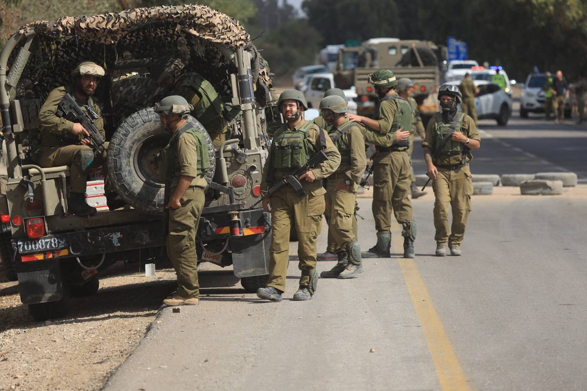 Israeli army deploy dozens of tanks and armored vehicles along with military members to the Gaza border area in Sderot, Israel on October 13, 2023. [Saeed Qaq - Anadolu Agency]
