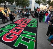 Thousands are gathered outside of the Federal Building and locked down the building in San Francisco, California, United States to protest and condemn recent actions by the government of Israel and calling U.S. to stop aiding to Israel, on October 19, 2023. [Tayfun Coşkun - Anadolu Agency]