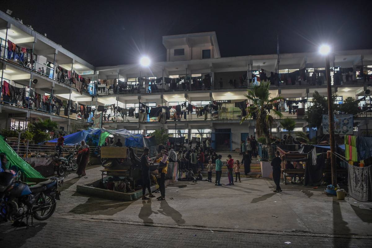 A view of a United Nations Agency for Palestine Refugees (UNRWA) school sheltering displaced Palestinians in Khan Yunis, Gaza on October 22, 2023 [Abed Zagout - Anadolu Agency]