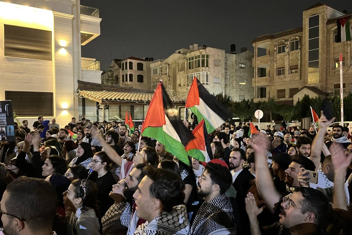 Hundreds of people holding Palestinian flags and banners, gather to stage a pro-Palestinian demonstration in Amman, Jordan on October 28,2023. [Laith Al-jnaidi - Anadolu Agency]